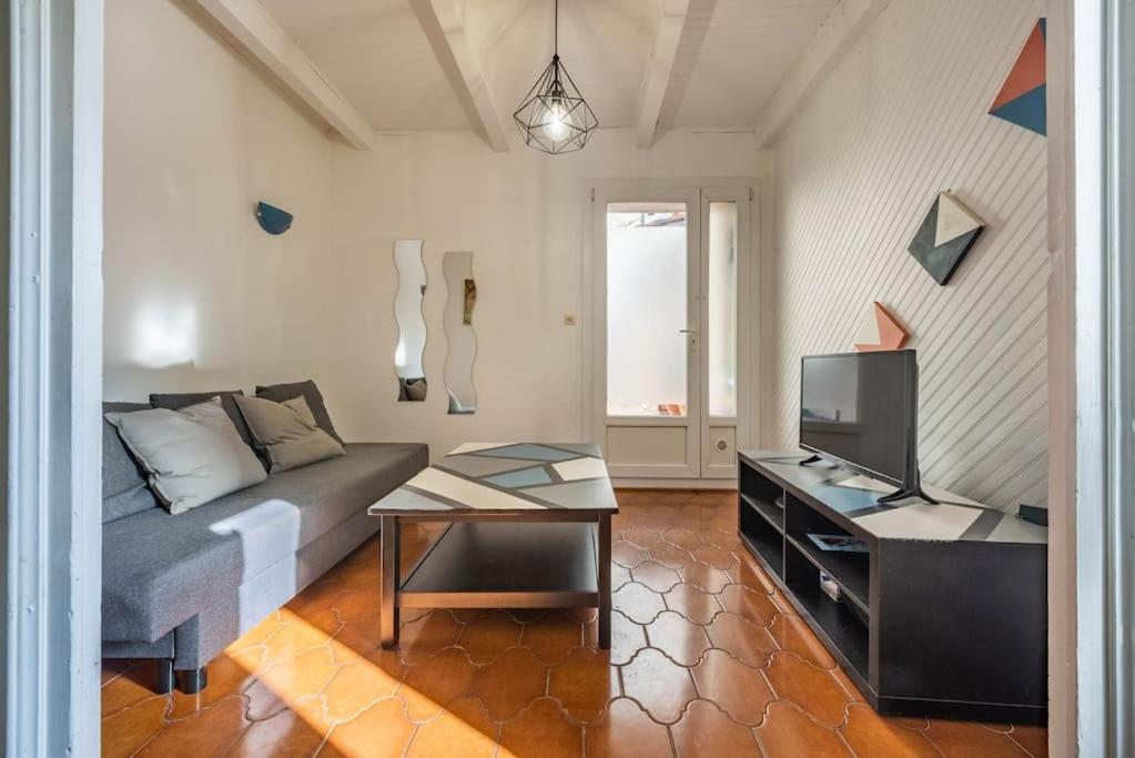 Bel T2 Climatise Entre Et Calanque Appartement Marseilles