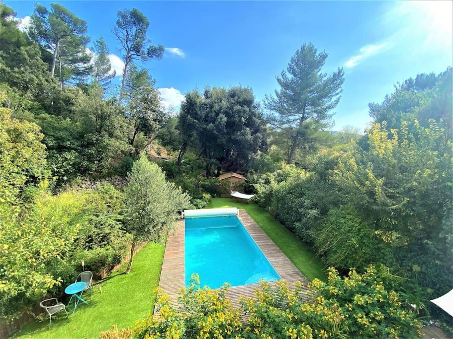 Magnificent House With Pool And Garden