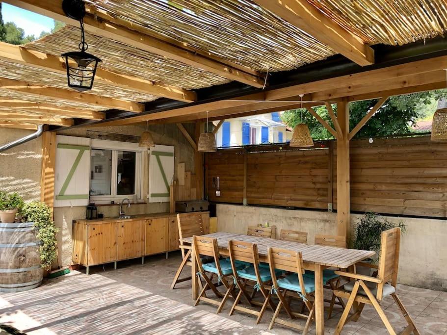 Maison Avec Piscine Aux Portes Des Calanques Holiday home Marseille