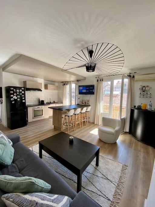 Appartement T2 A Proximite De La Des Catalans *