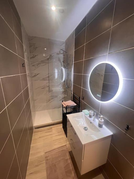 T2 Neuf Et Moderne Climatiser Avec Netflix Amazon Apartment