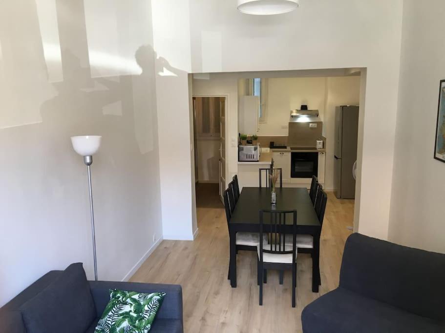 Flc - St Charles 100 M, 10 Guests 3 - Box En Sus * Marseille
