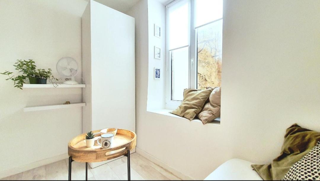 Petit Tres Calme Proche Du Centre Apartment