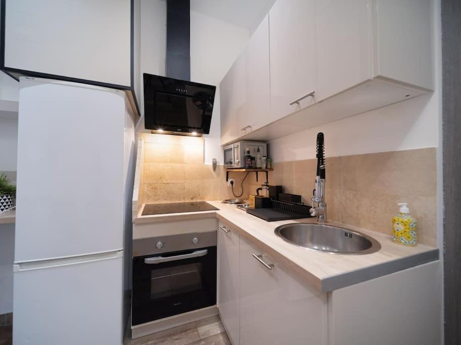 Equipe 2 A 4 Couchages Au Coeur Du Vieux Port Apartment
