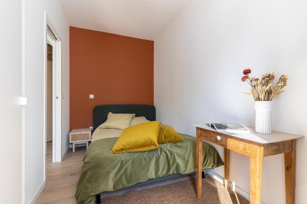 Sunny And Cosy Flat In The Heart Of Apartment