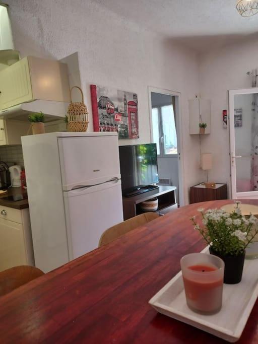Paisible Appart Sur Cour, Parking, Perier Apartamento Marsella