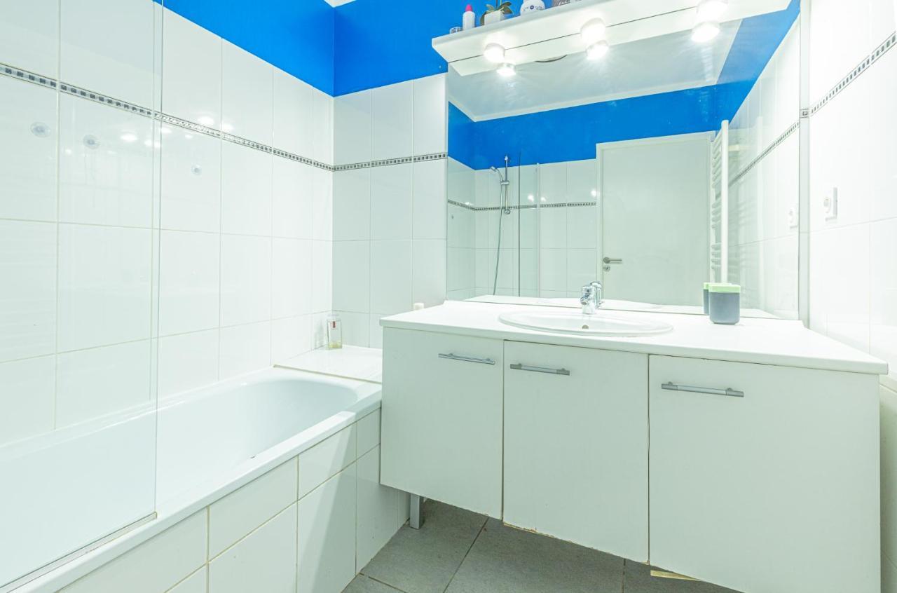 Ideal Friends & Family - Hypercentre - Plage 3km - Balcon - Spatieux- Parking Prive