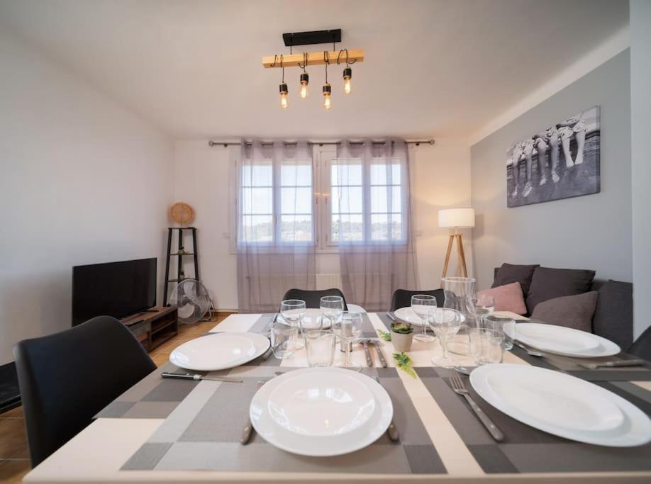 Tout Equipe Traversant 6 A 8 Couchages Marseille