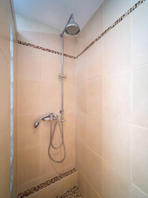 Tout Equipe Traversant 6 A 8 Couchages Apartment Marseille