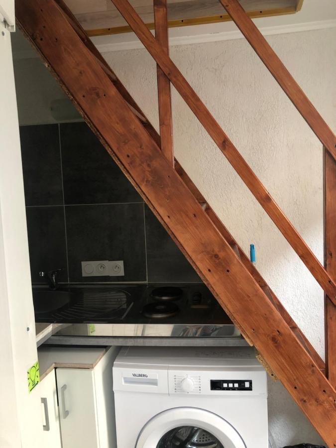 Studette Avec Exterieur Climatisee Marseille