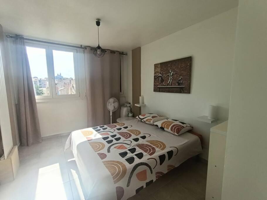 Flat Marseilles