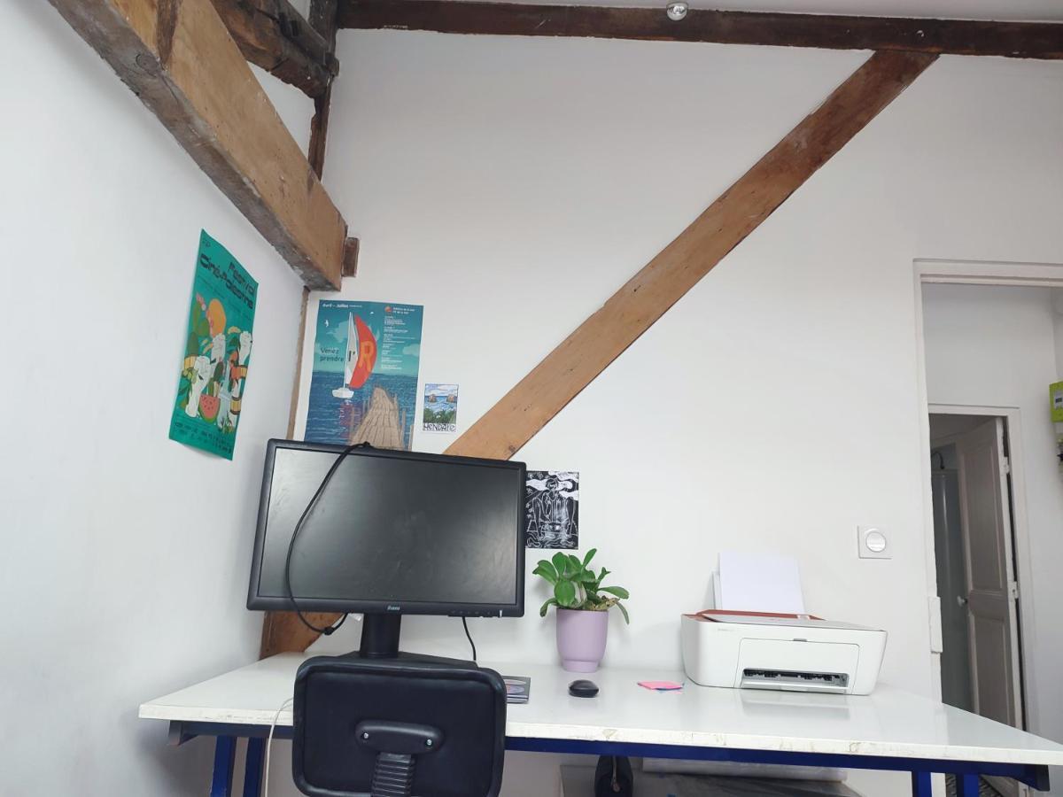 Sunny, Spacious And In Location! Apartamento *