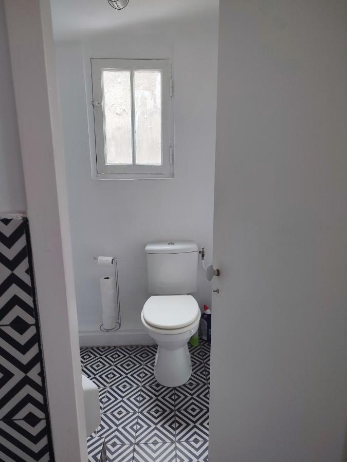 Sunny, Spacious And In Location! * Marselha