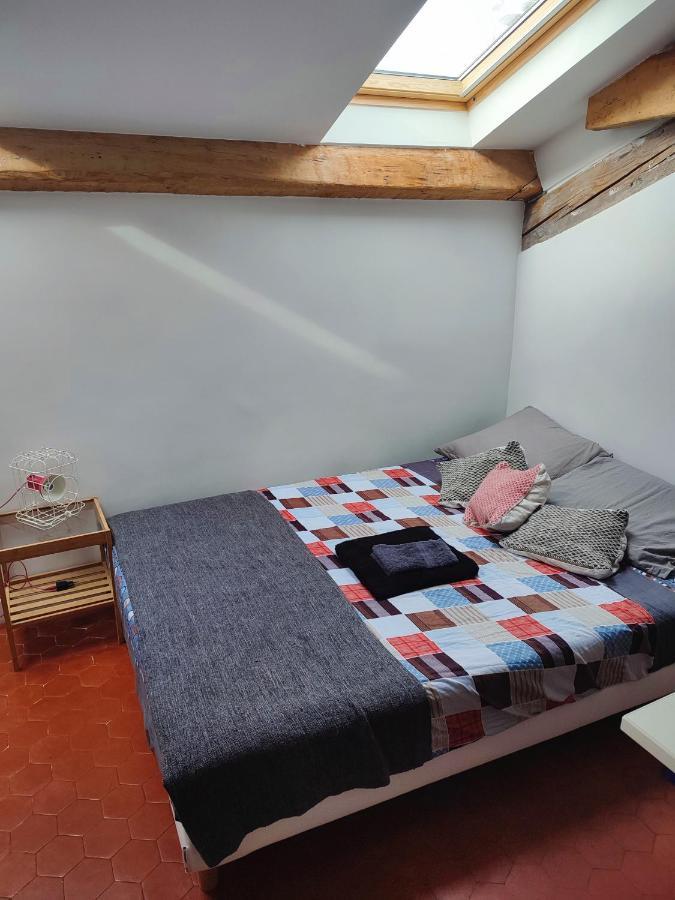 Sunny, Spacious And In Location! Apartamento Marselha