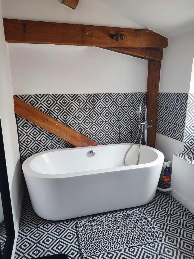 Sunny, Spacious And In Location!