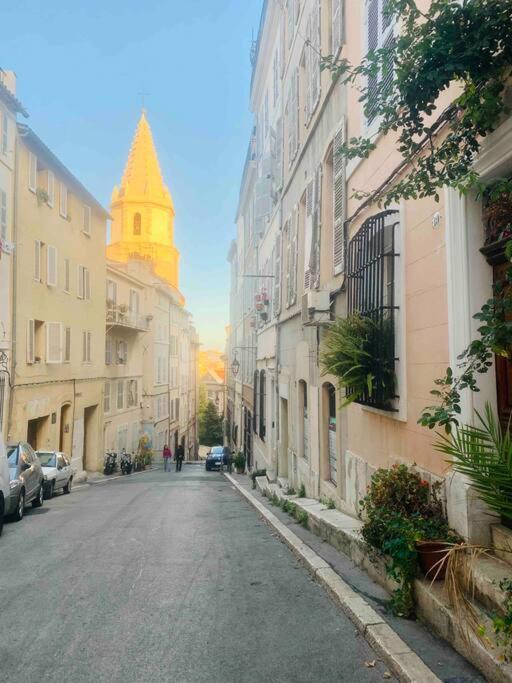 Studio Paisible, Climatise Avec Vue Notre Dame Apartment Marseille