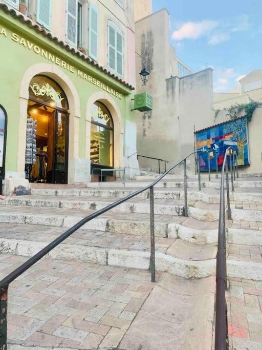 Studio Paisible, Climatise Avec Vue Notre Dame Marseille