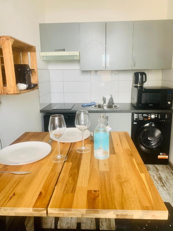 Studio Paisible, Climatise Avec Vue Notre Dame Apartment *