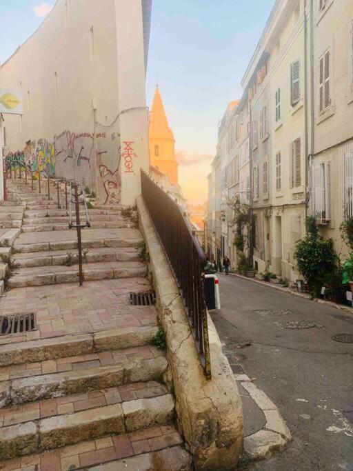 Studio Paisible, Climatise Avec Vue Notre Dame Marseille