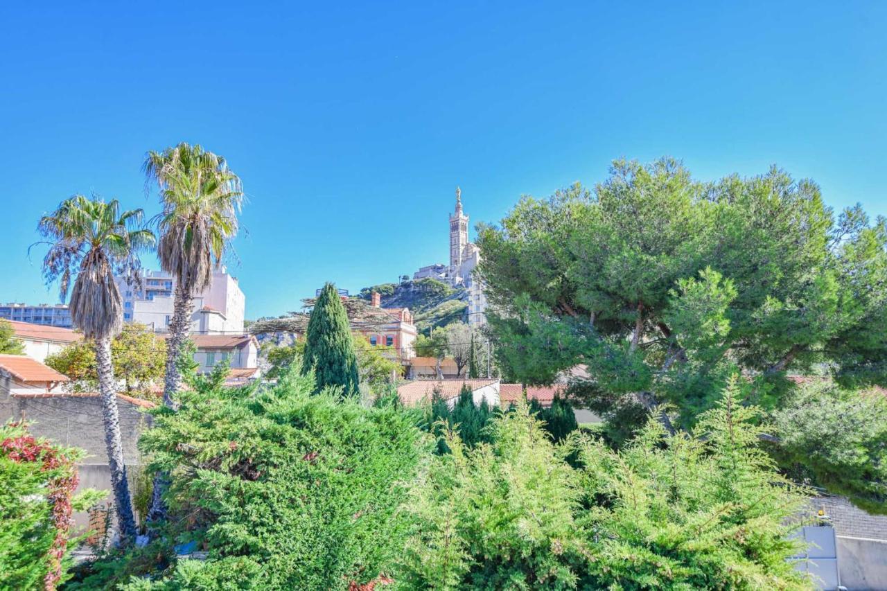 Notre-dame - Piscine Parking 4 * Marseille