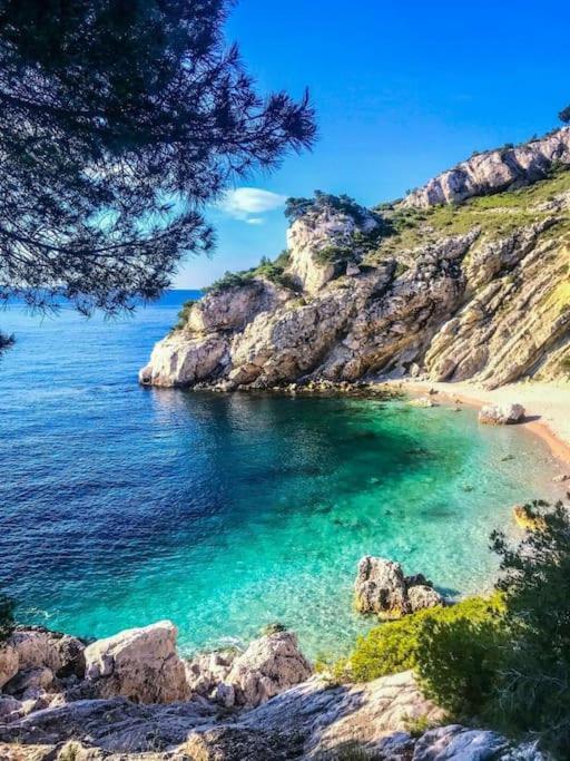 Studio-valentine Climatisee Avec Piscine Chauffee Appartement Marseille