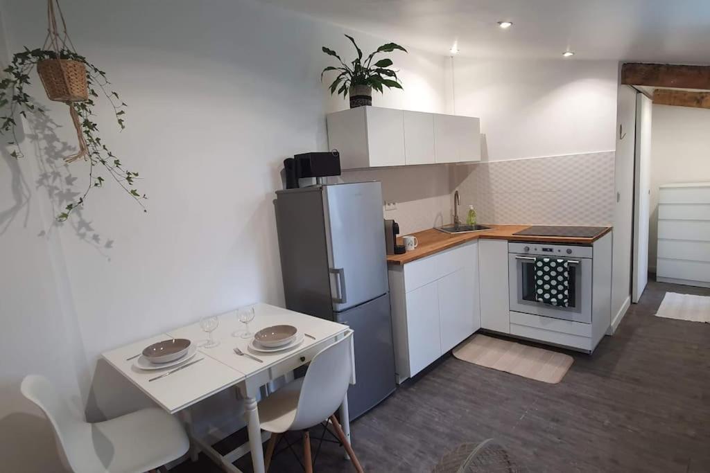 Studio-valentine Climatisee Avec Piscine Chauffee Appartement Marseille