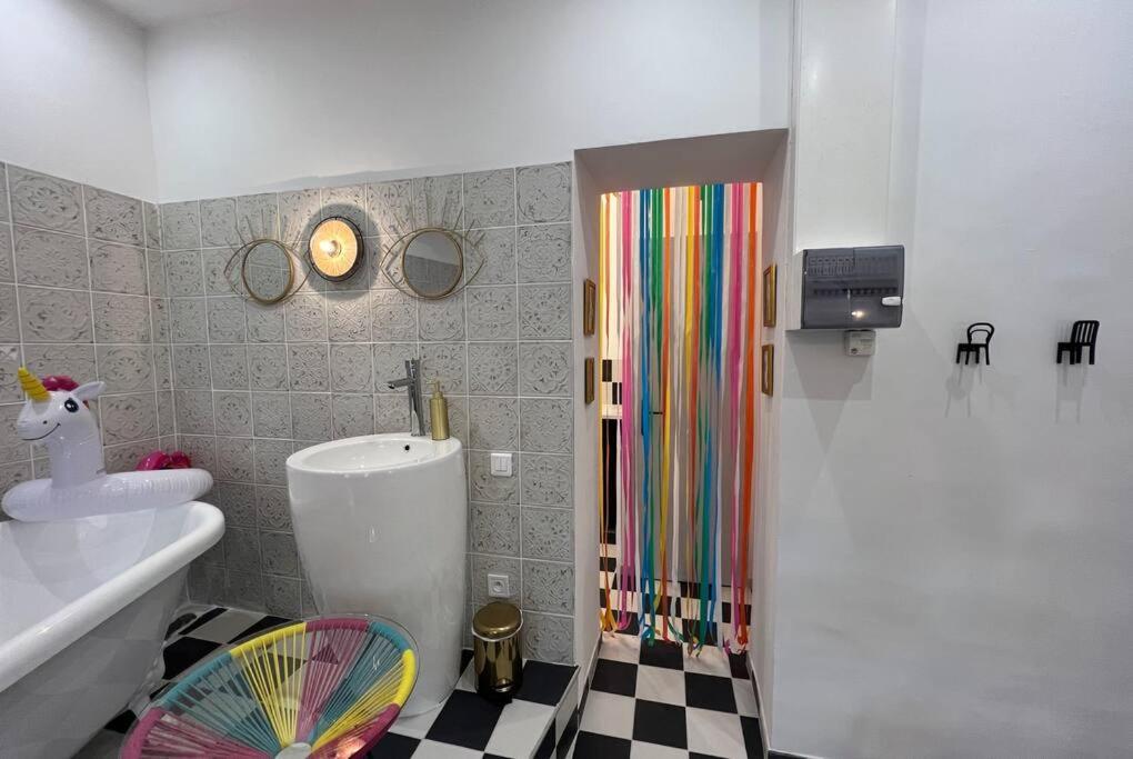 La Popart - Baignoire - Lit Rond Apartment *