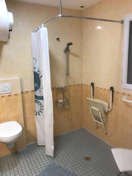 Holiday home Independant Avec Piscine Et Terrasse