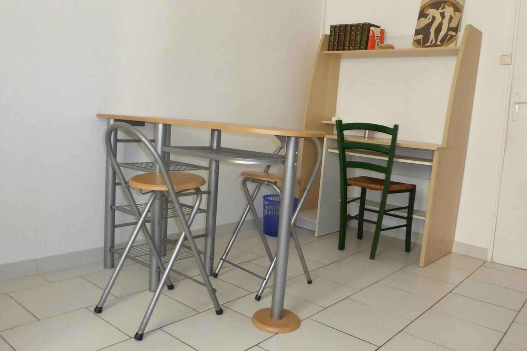 D'une Avec Terrasse Et Wifi A Marseille