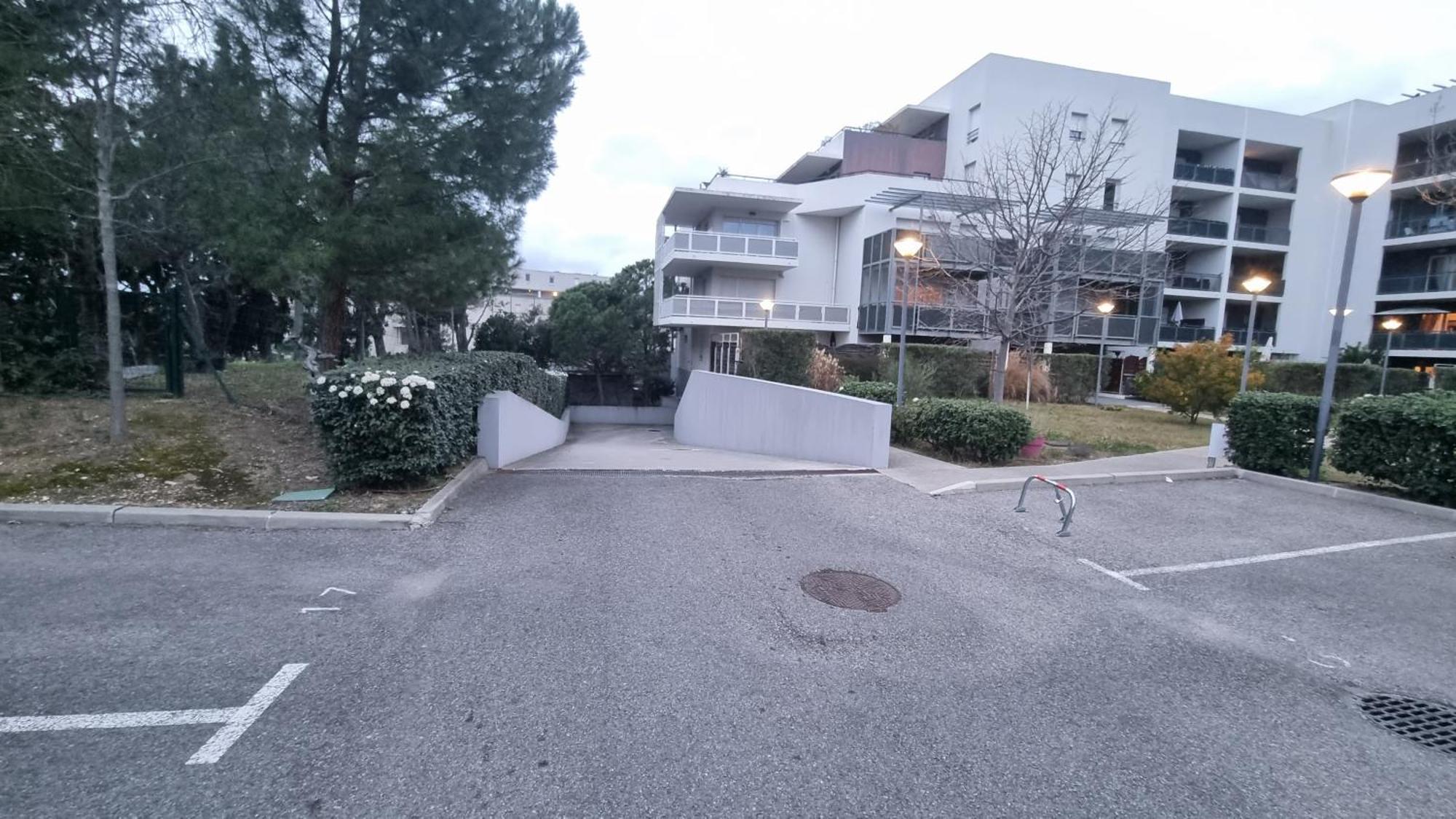 T3 Spacieux Et Paisible Avec Deux Places Parking Proche Vieux Port * Marsella