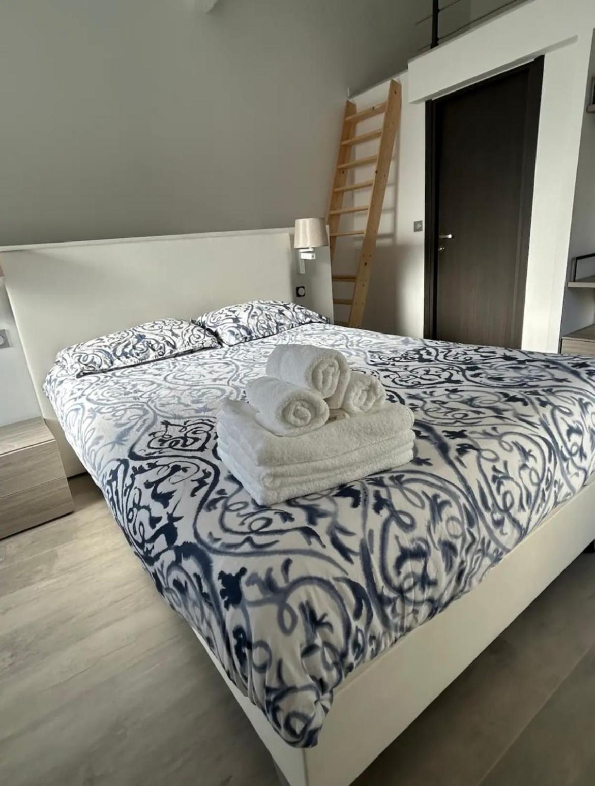 Jardin Secret En Plein Coeur Du Cabot Apartment