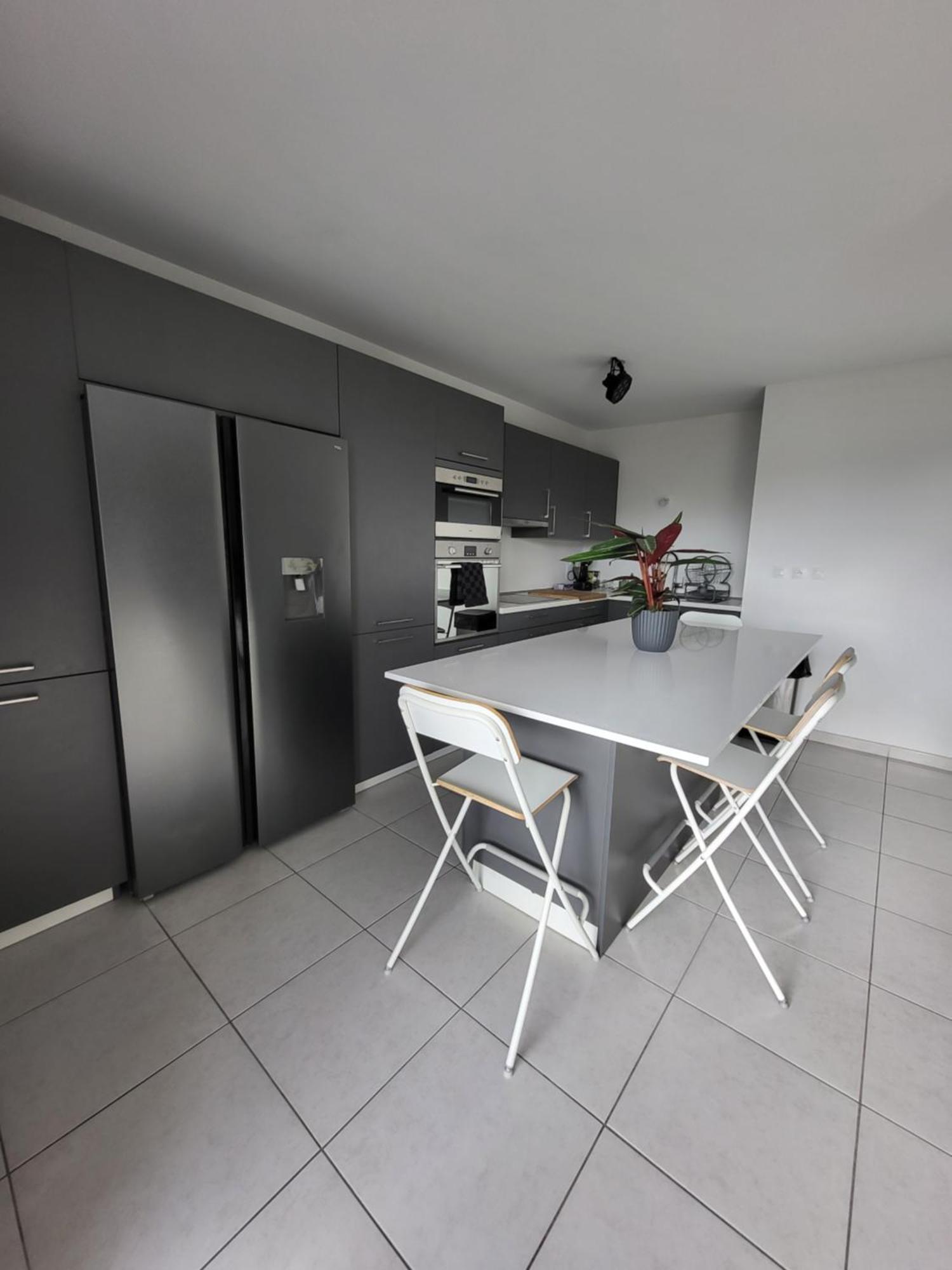 Apartamento T3 Spacieux Et Paisible Avec Deux Places Parking Proche Vieux Port *