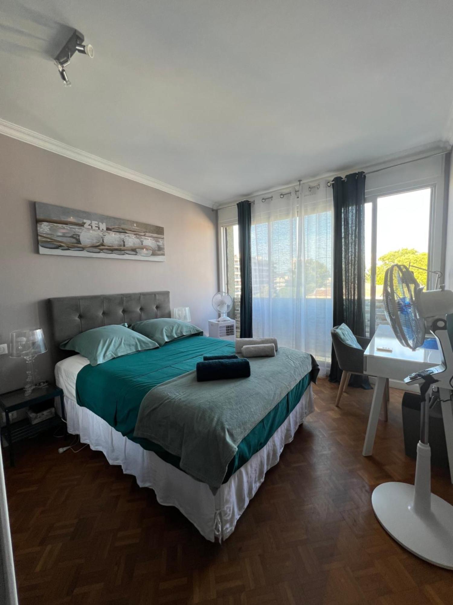 Apartamento Mountain View Penthouse: Beachside Luxury With Parking *