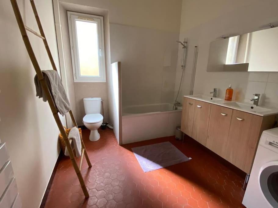 T3 Renove Dans Maison De *