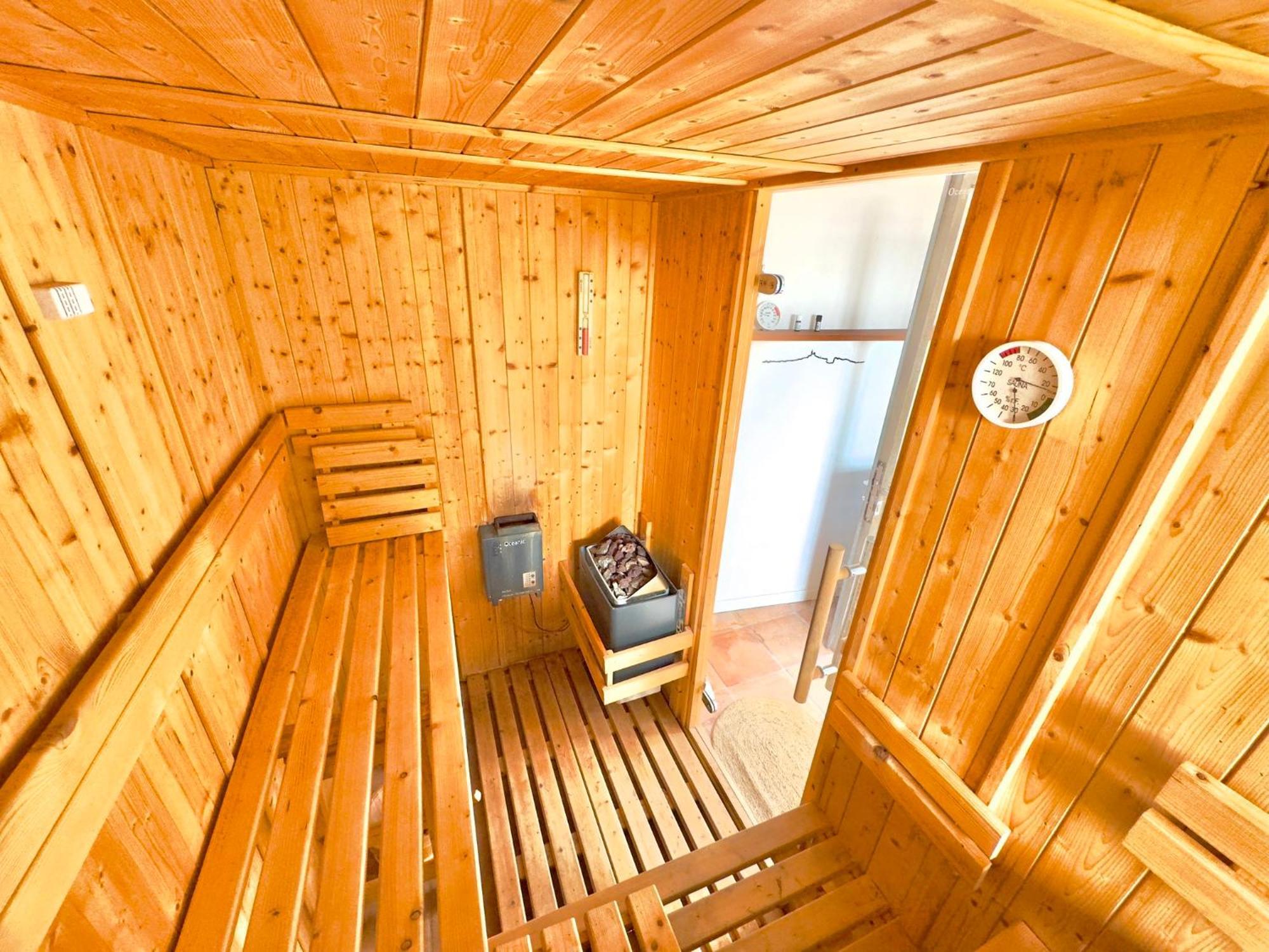 Piscine & Sauna Maison Classee Au Coeur De Holiday home *