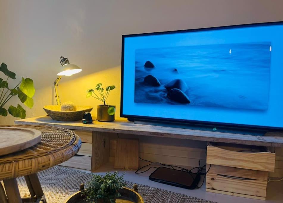 C'est La Vie… A Apartment *