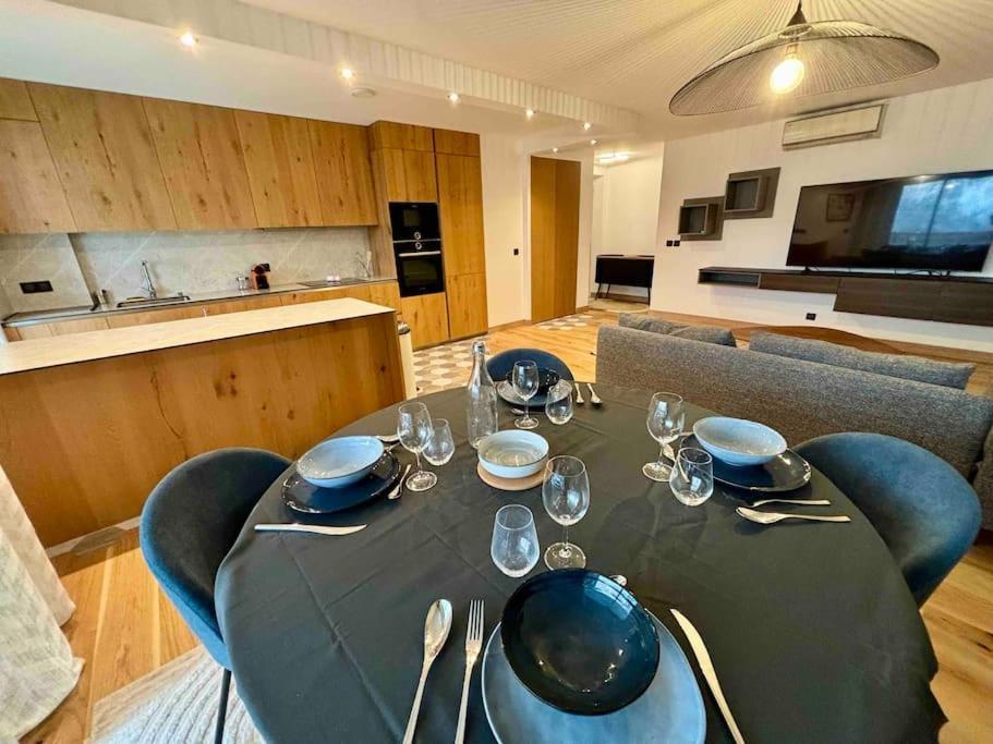 De Standing, Notre Dame De La Garde Apartment