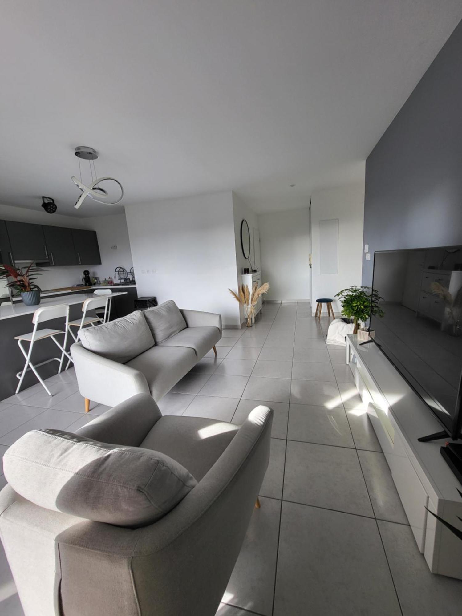 Apartamento T3 Spacieux Et Paisible Avec Deux Places Parking Proche Vieux Port *