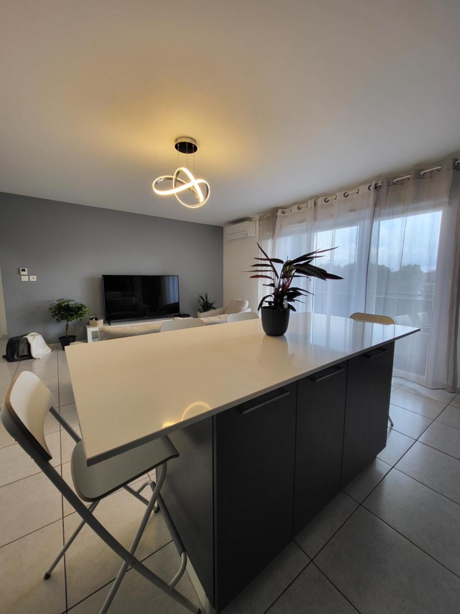 T3 Spacieux Et Paisible Avec Deux Places Parking Proche Vieux Port Apartamento Marsella