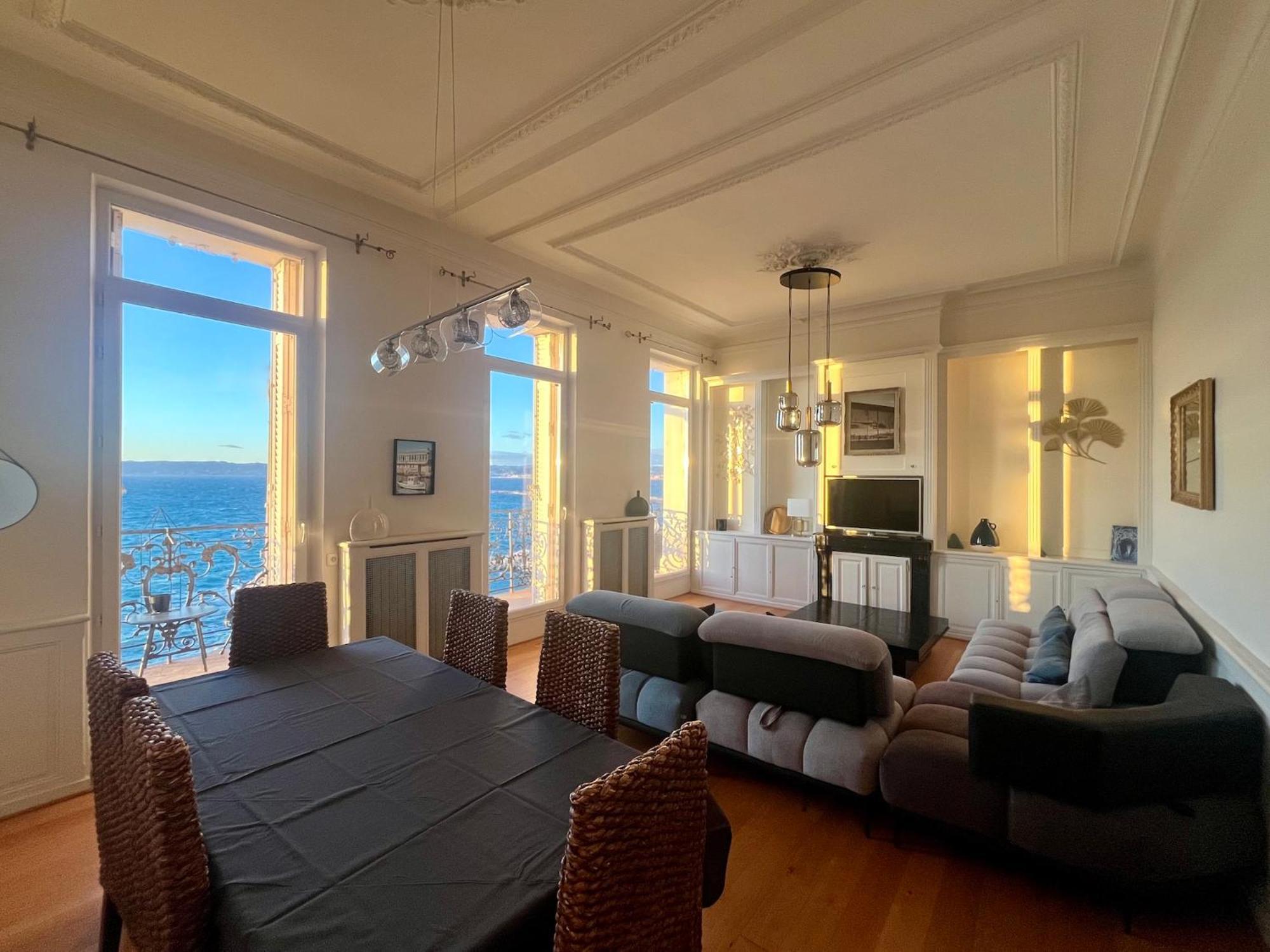 Sur La Corniche Kennedy Face A La Apartment *