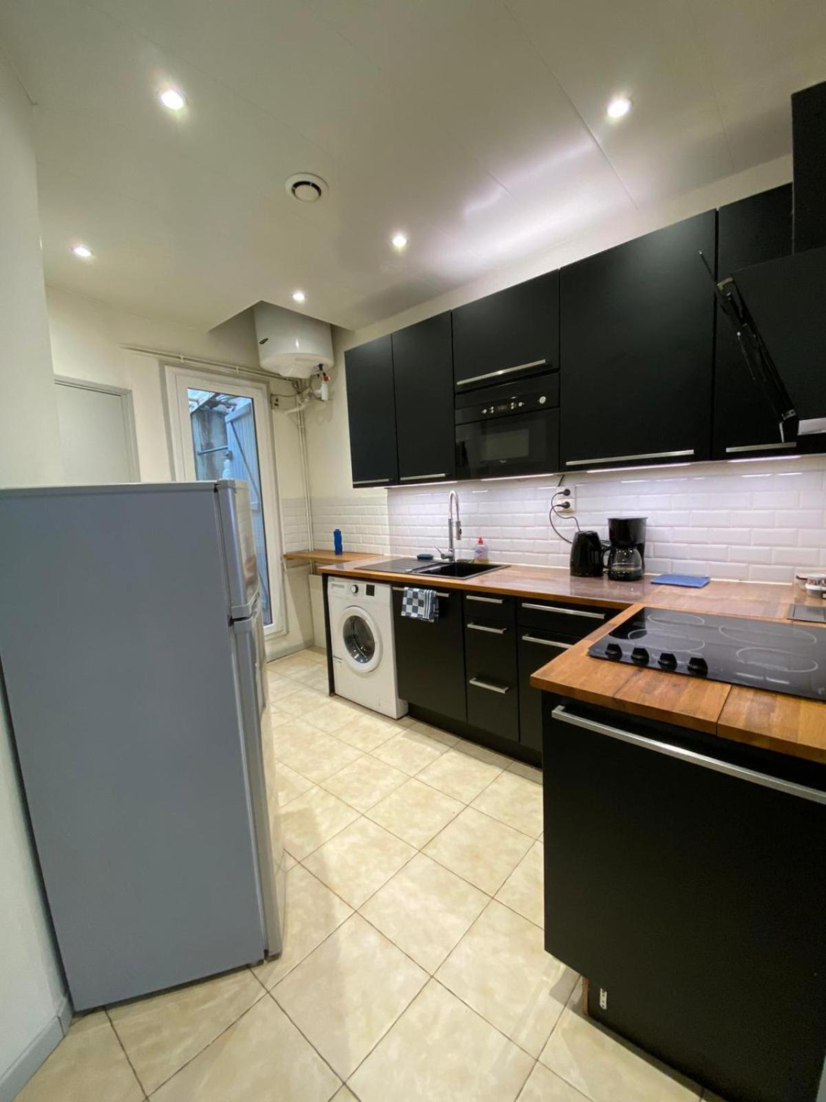 Apartment Centre Avec Climatisation Et Balcon Marseilles