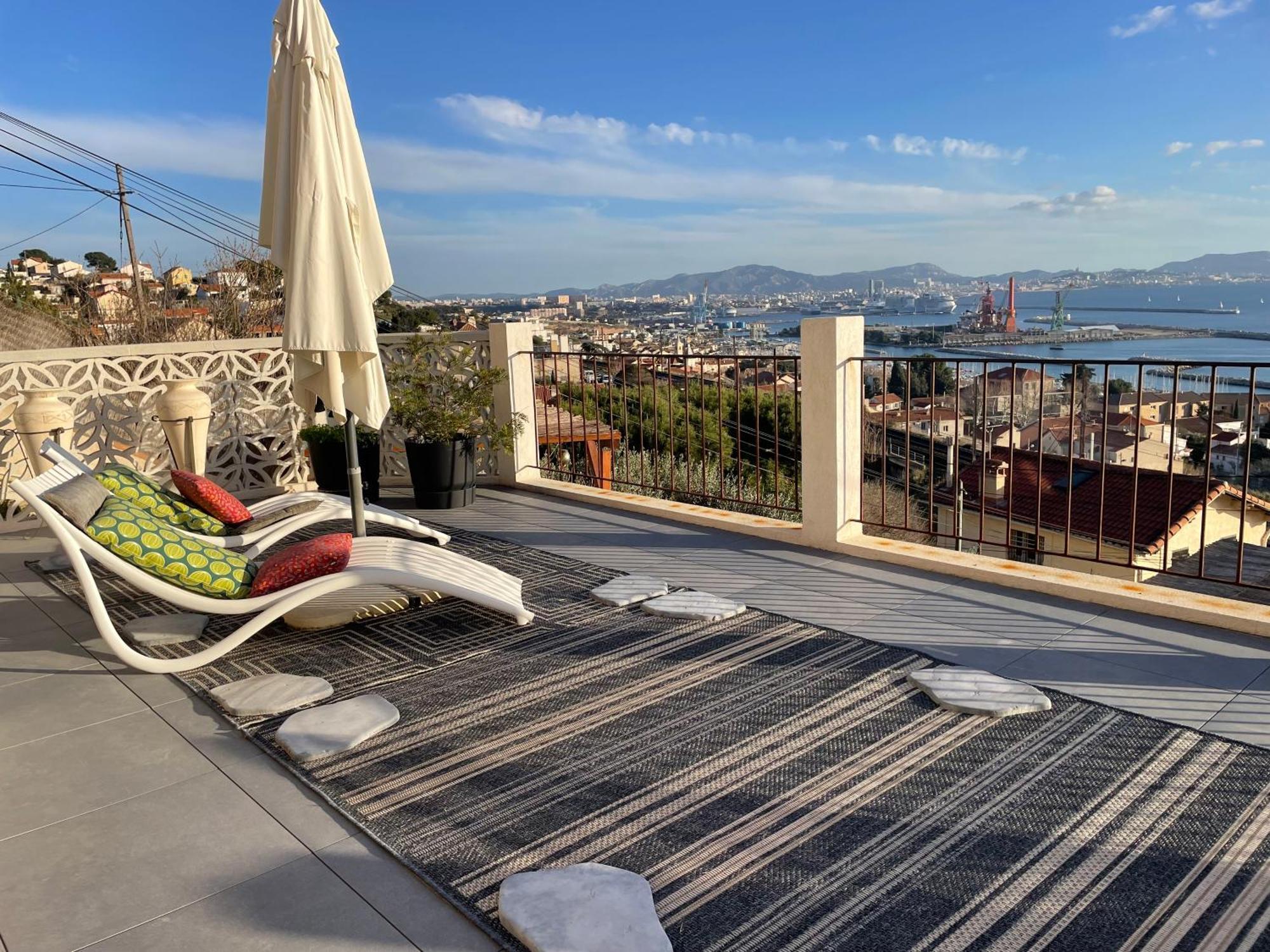 Superbe Terrasse Avec Vue Panoramique Sur La Apartment Marseille