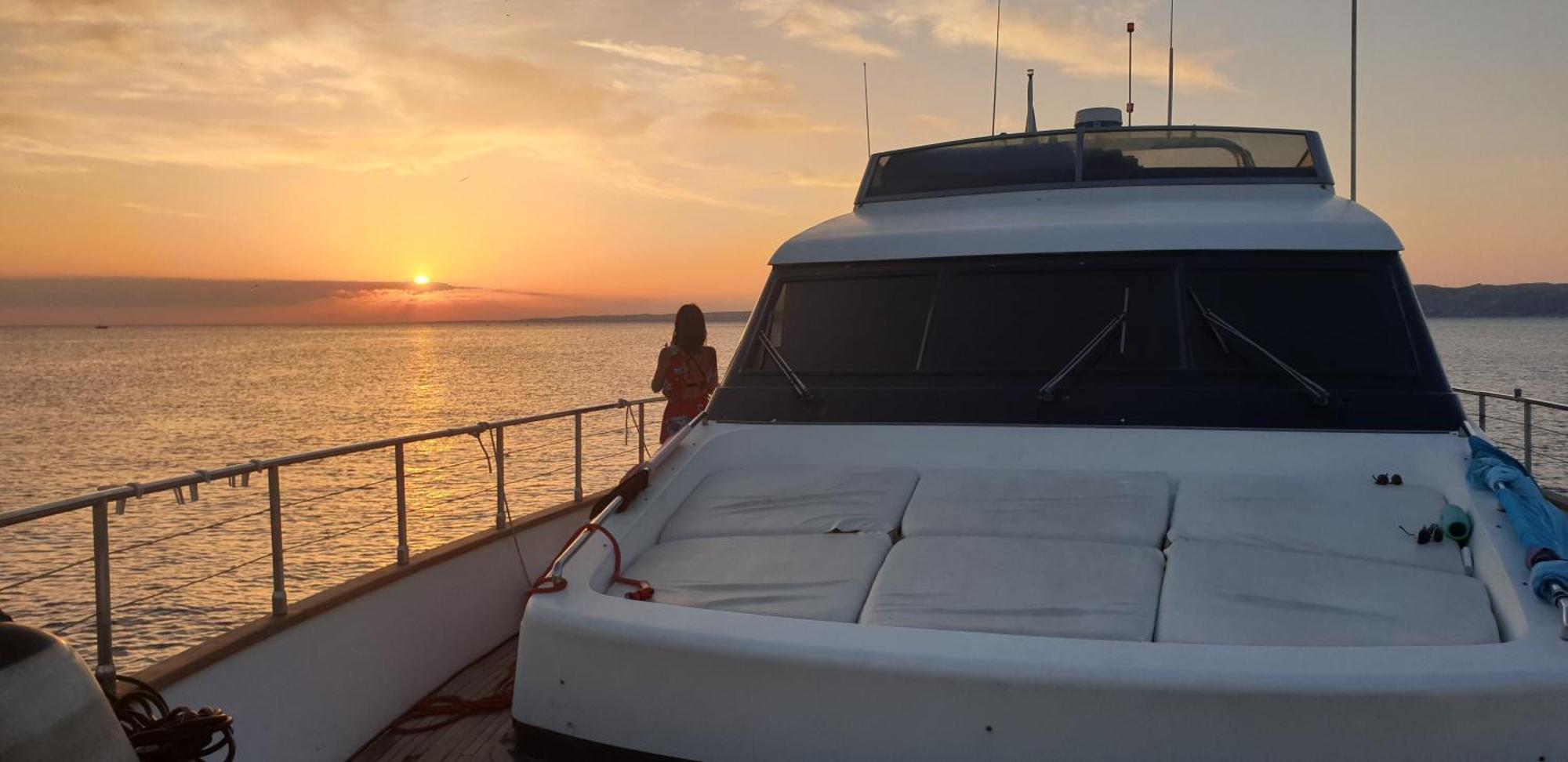 Yacht Botel Marseille