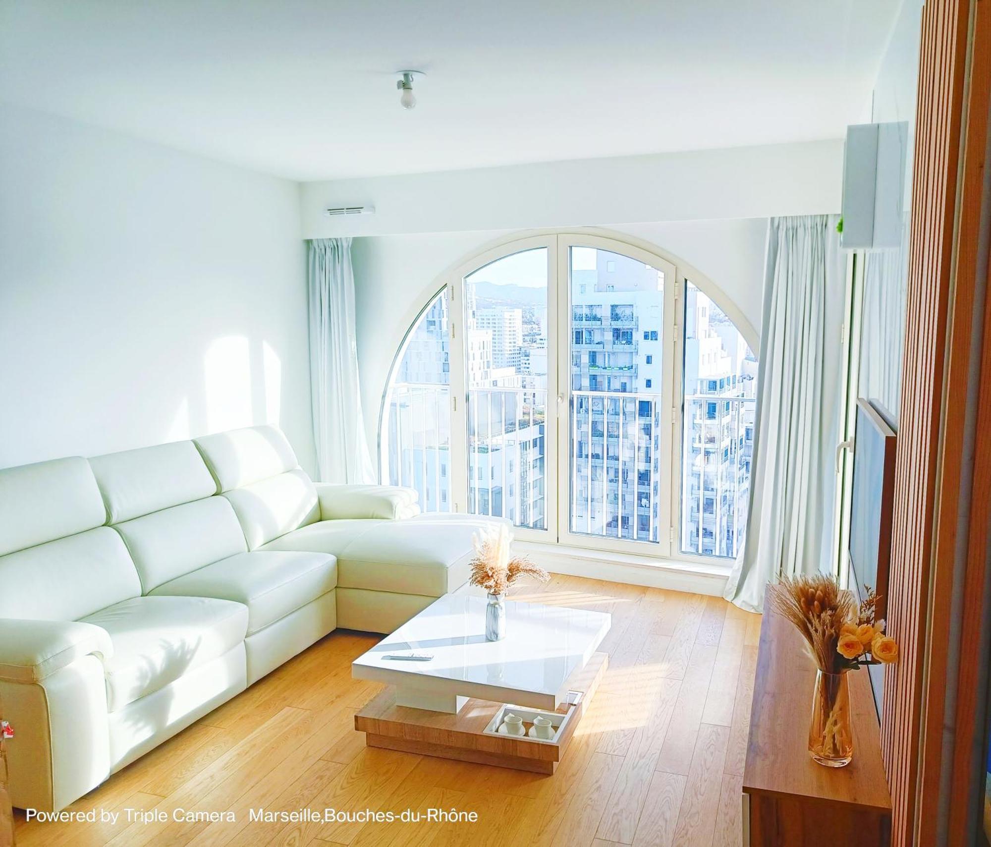 Apartment Standing Free Parking Balcony Terrasse & Clim Marseille