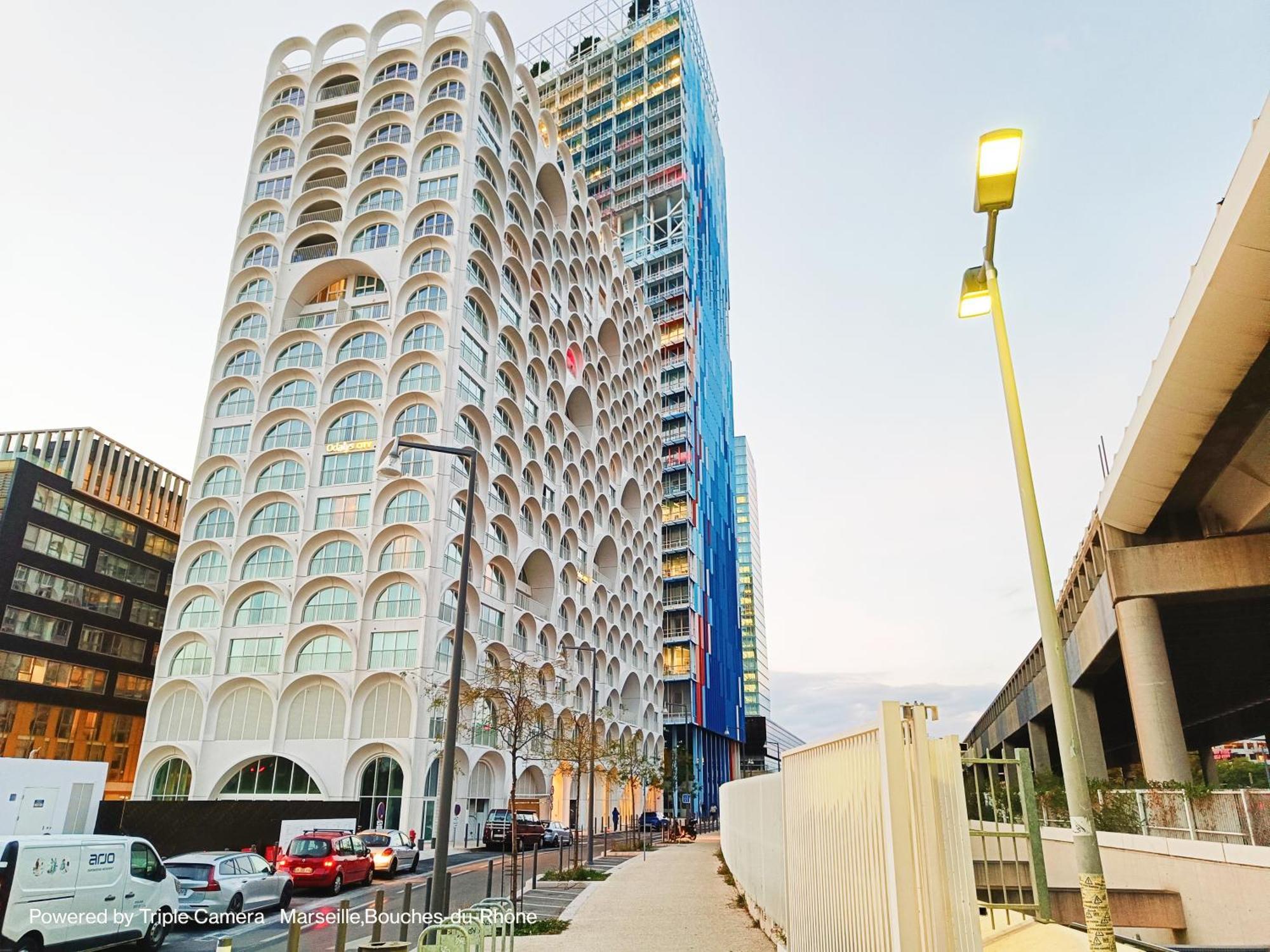 Appartement Standing Free Parking Balcony Terrasse & Clim Marseilles