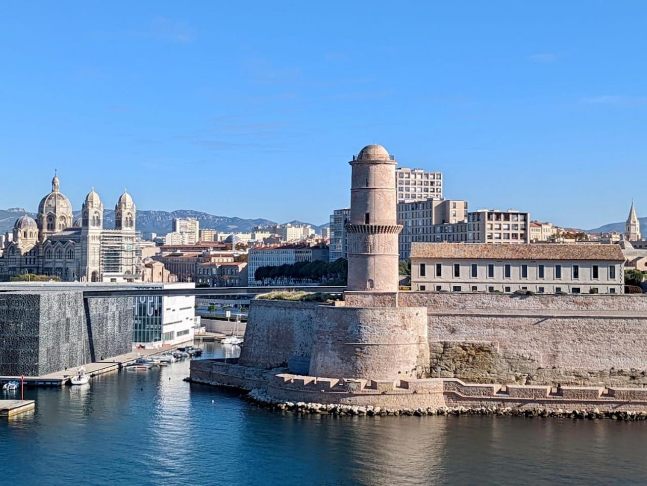 Apartment Vieux Port Proximite Panier Clim Cachet Marseilles