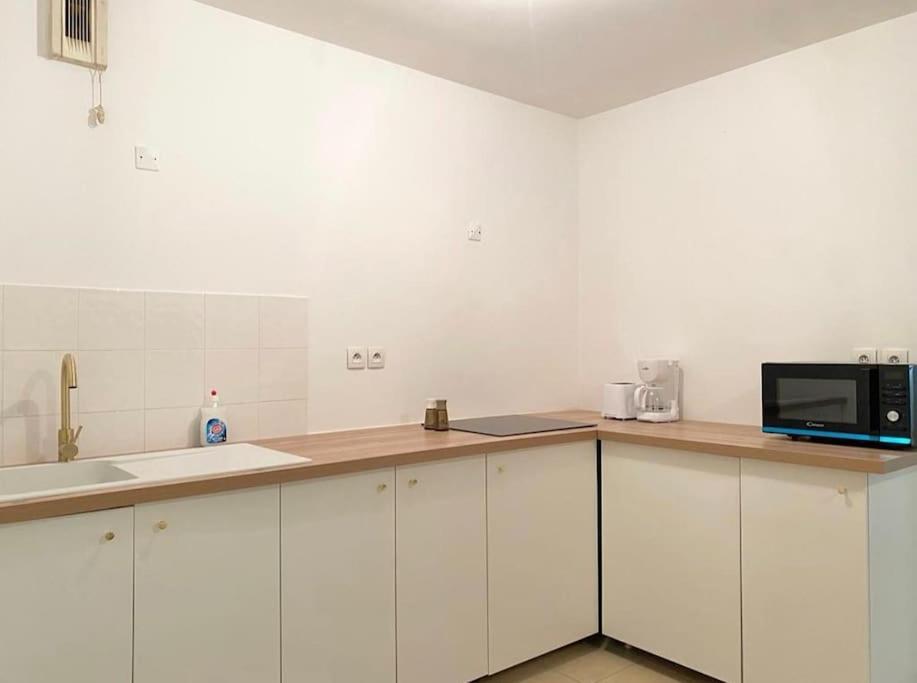 Apartment Havre De Paix La Joliette : Urban Modern Cosy Chic