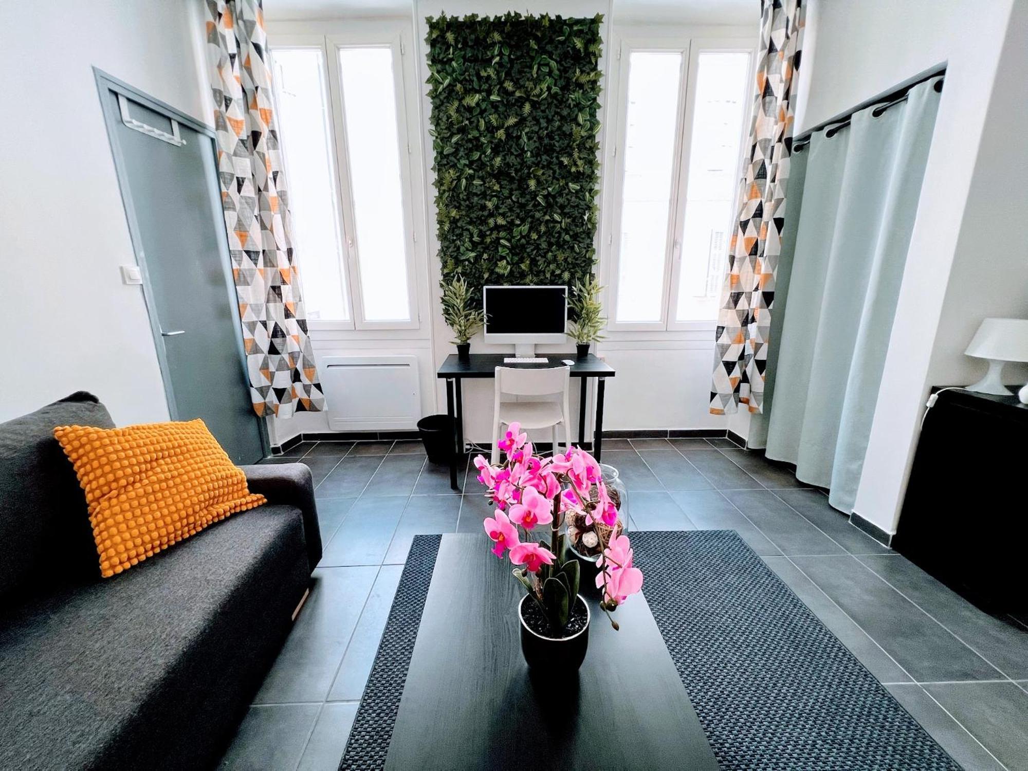 Soleil & Charme - Pres Du Vieux-port - Authentique! Apartment *