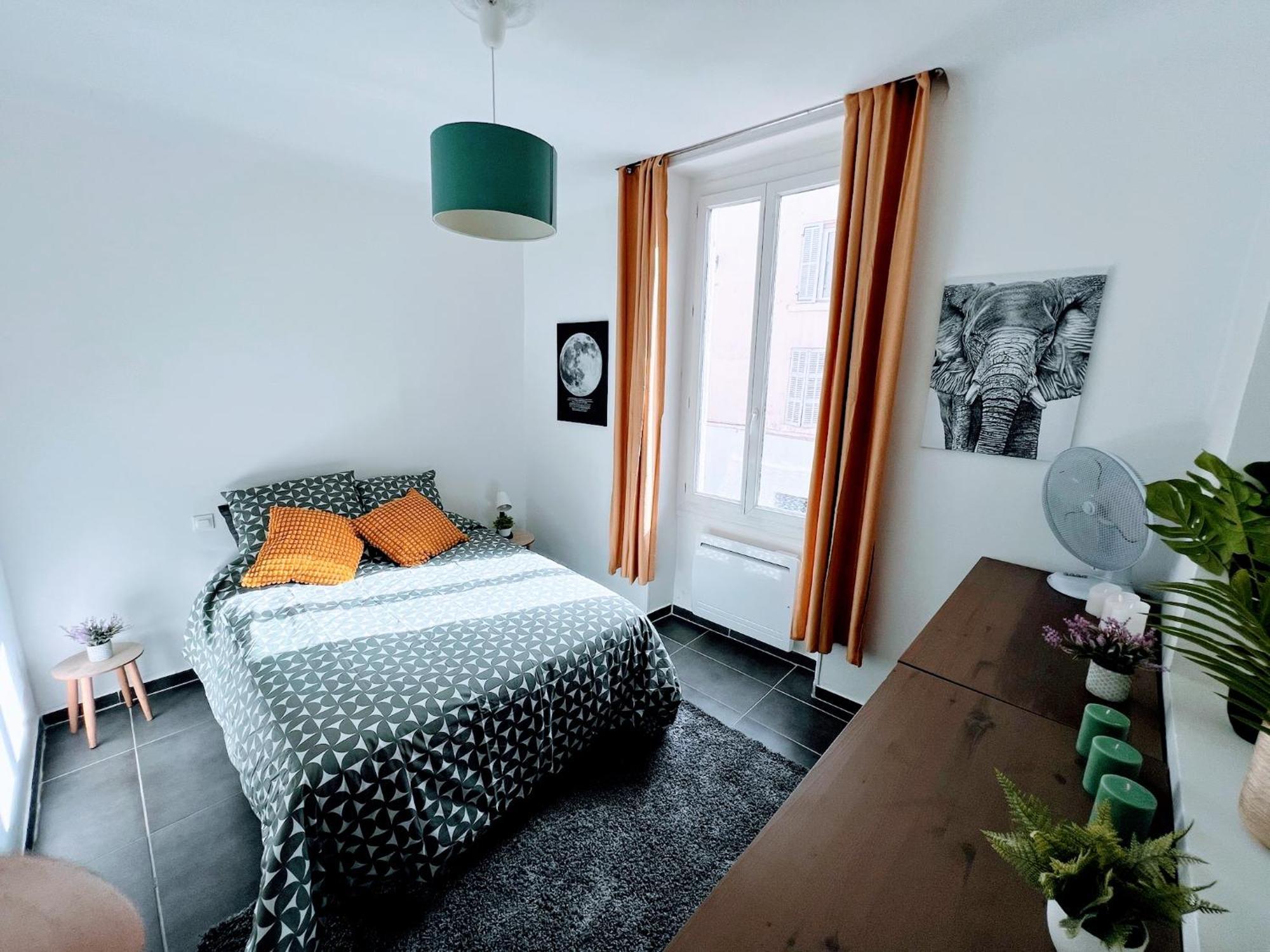 Soleil & Charme - Pres Du Vieux-port - Authentique! Apartment *