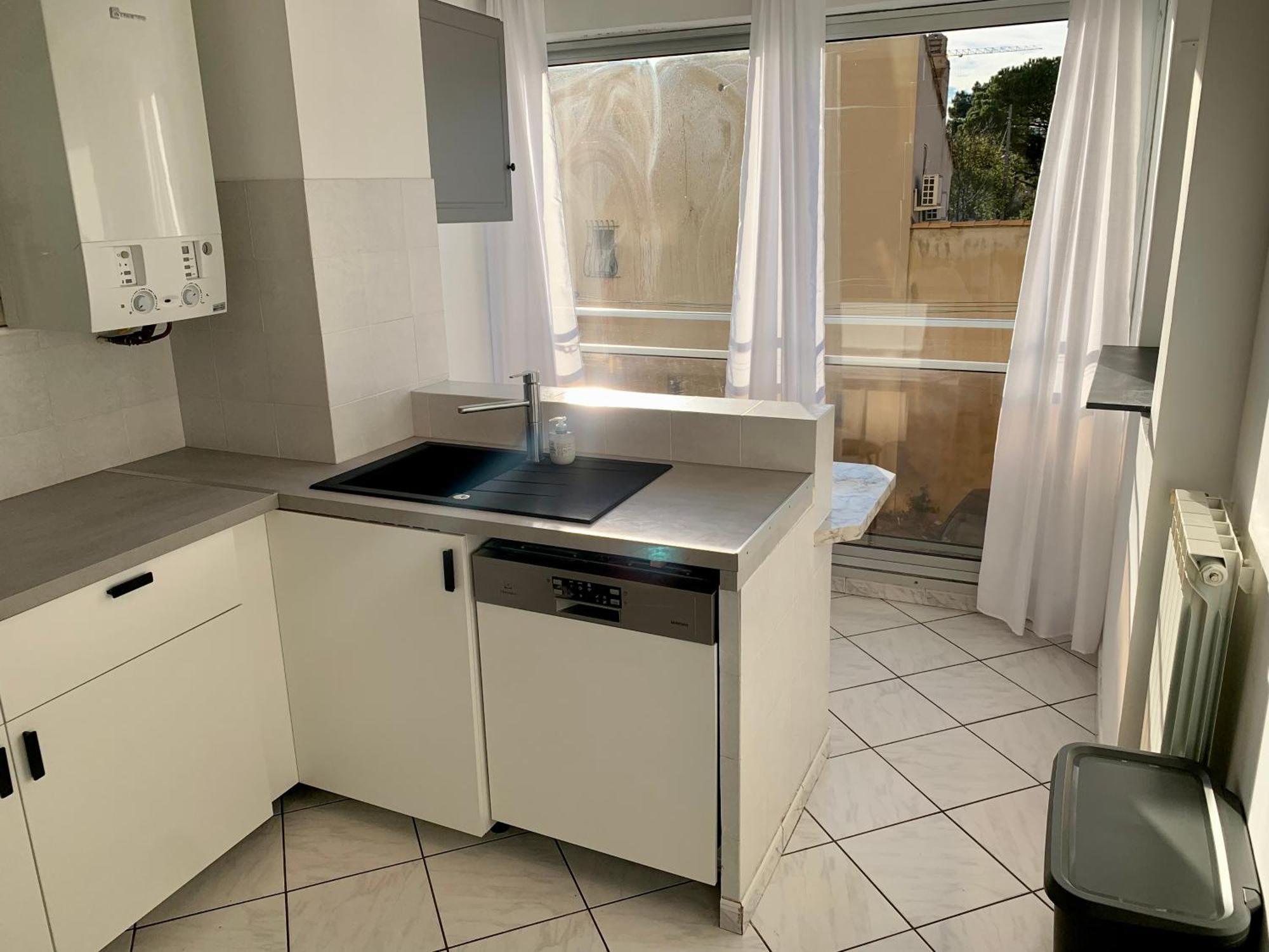 T3 + Parking Proche Stade Apartment *